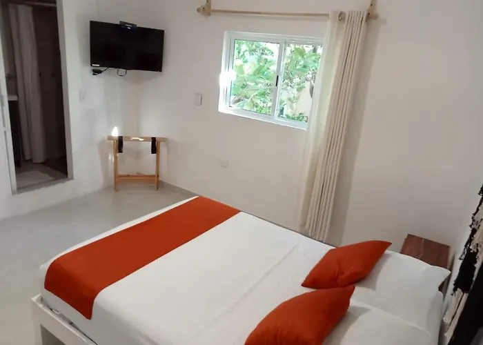 Puerto Caracol Hotel